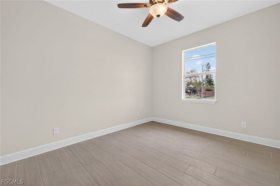 Spacious, unfurnished interior of a new home in Cape Coral, Cape Coral (Image 30).