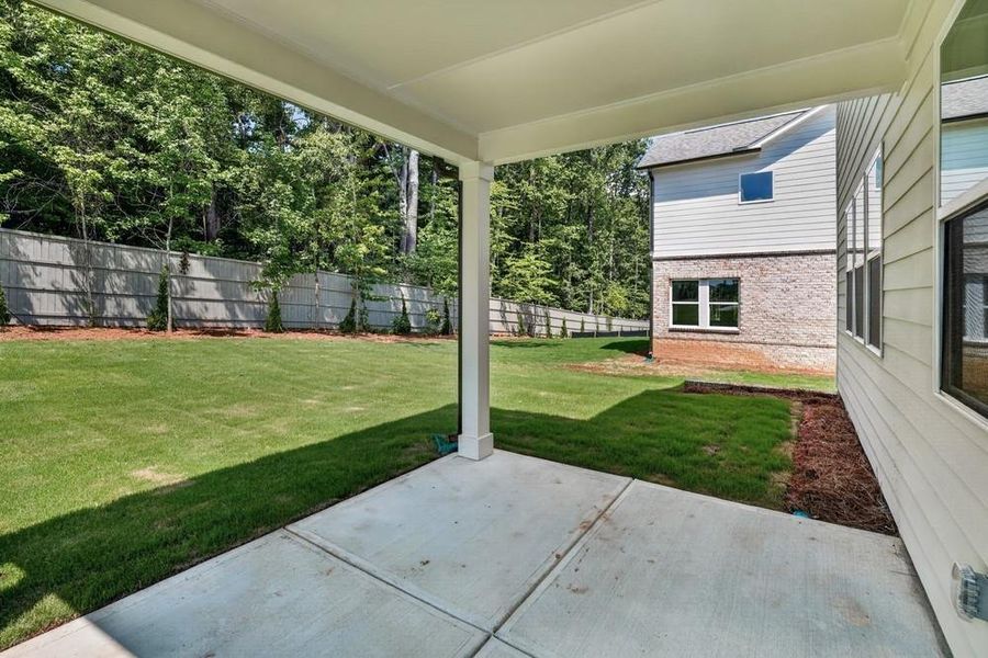 Exterior details and patio area of a home in Nichols Farm, Dacula (Image 4).