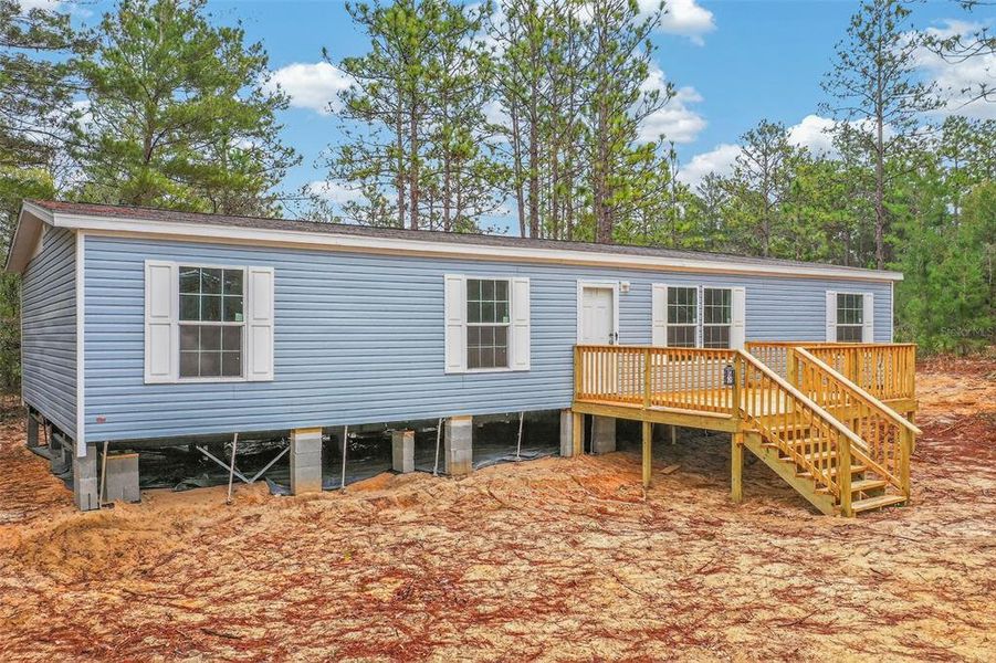 Exterior details and patio area of a home in , Interlachen (Image 21).