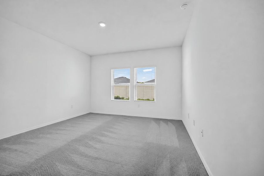 Spacious, unfurnished interior of a new home in Coopers Meadow, Jacksonville (Image 24).