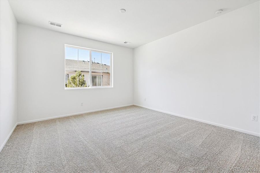 Spacious, unfurnished interior of a new home in Skyview at High Point, Aurora (Image 16). Spacious, unfurnished interior of a new home in Skyview at High Point, Aurora (Image 16).