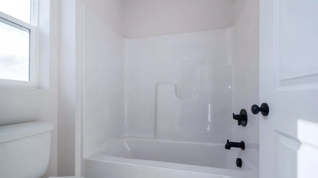 Representative interior finishes for a home built from the The Kettering by Norfolk Homes in Offsite Builds Southern Michigan, Ann Arbor (Image 24).