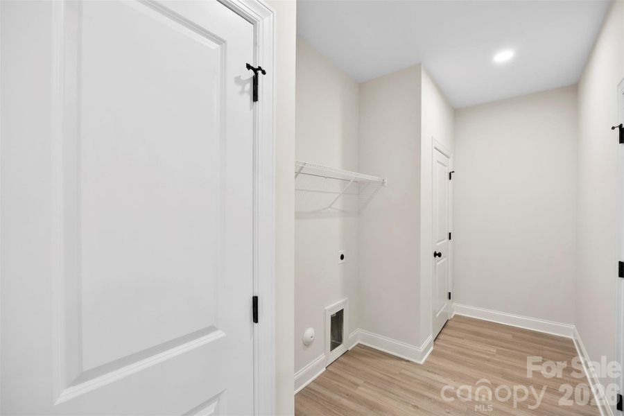 Spacious, unfurnished interior of a new home in , Kings Mountain (Image 27).