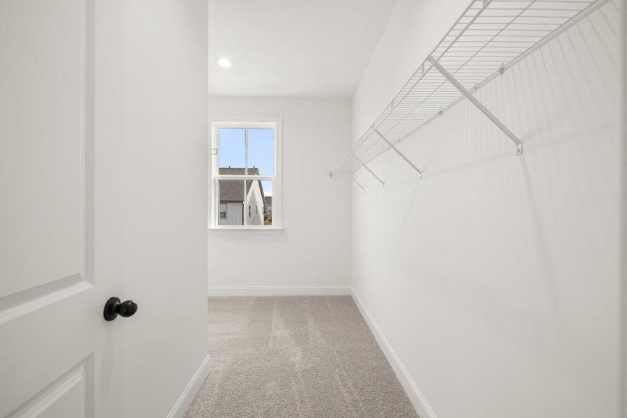 Spacious, unfurnished interior of a new home in East Harbor II at Chestatee, Dawsonville (Image 38).