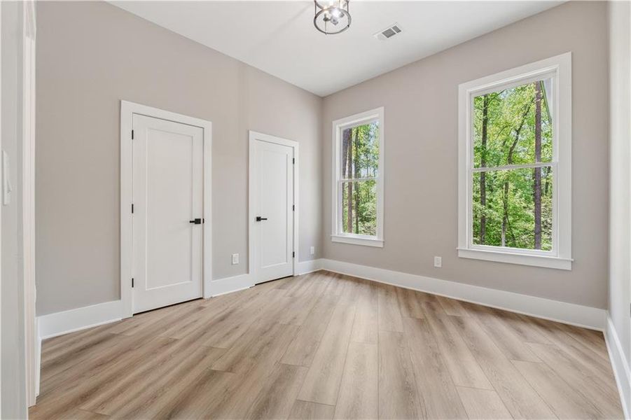 Spacious, unfurnished interior of a new home in , Gainesville (Image 22).