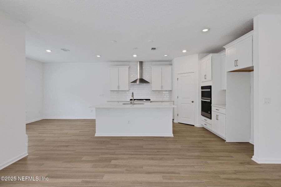 Spacious, unfurnished interior of a new home in TrailMark, St. Augustine (Image 41).