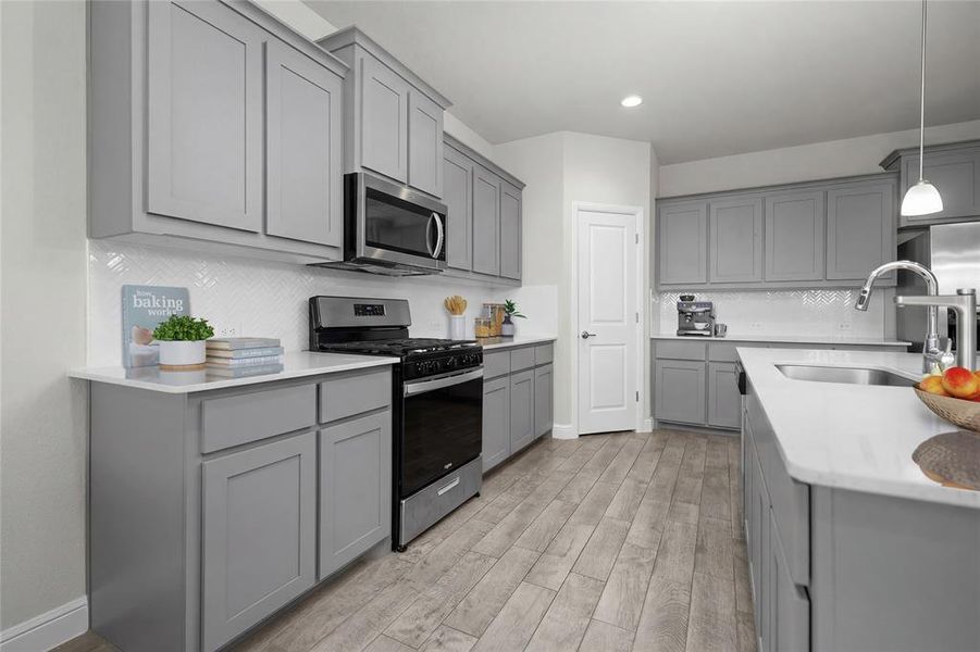 Furnished interior view inside a new home in Trails of Elizabeth Creek, Fort Worth (Image 9).
