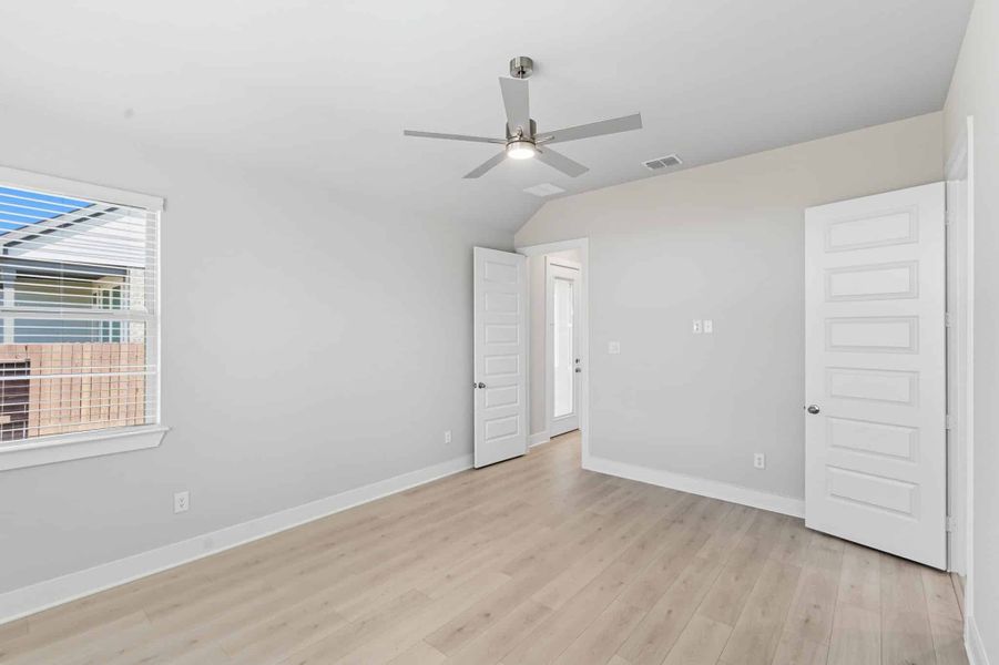 Spacious, unfurnished interior of a new home in Stillwater Ranch, San Antonio (Image 13). Spacious, unfurnished interior of a new home in Stillwater Ranch, San Antonio (Image 13).