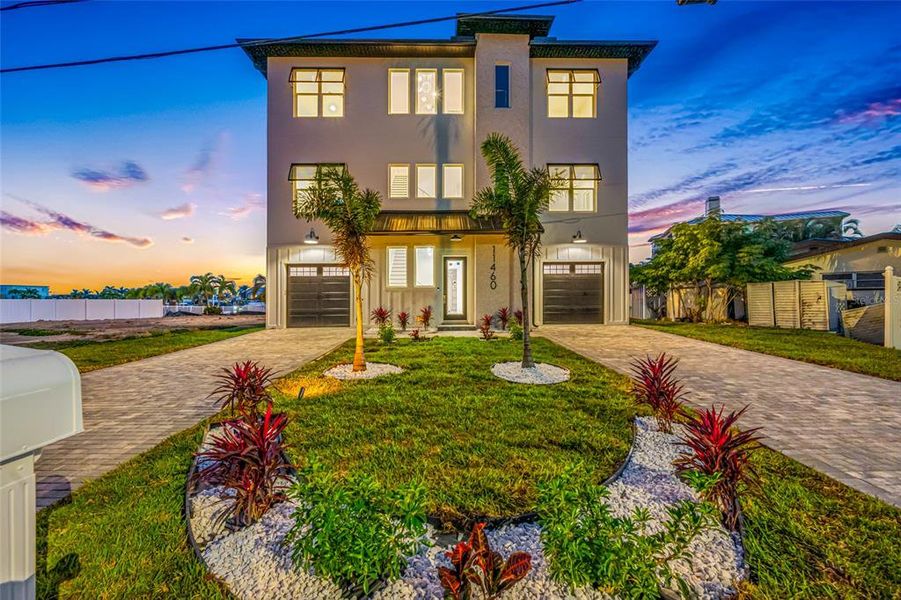Exterior details and patio area of a home in , Treasure Island (Image 33).