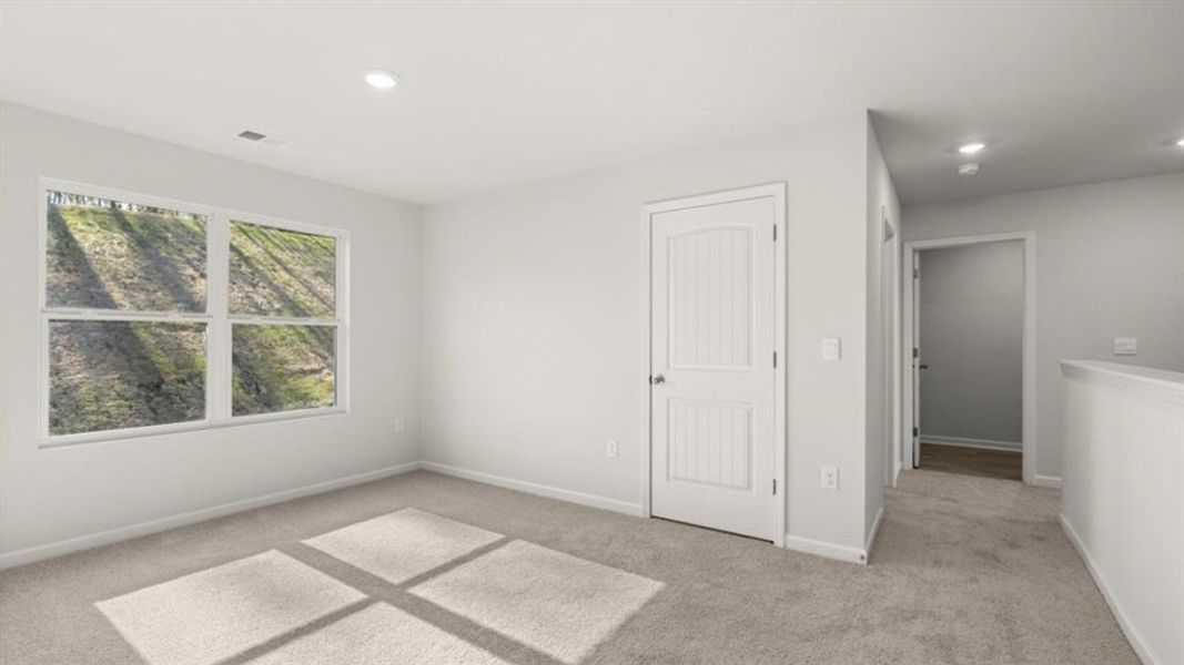 Spacious, unfurnished interior of a new home in Oconee Overlook, Gainesville (Image 22).