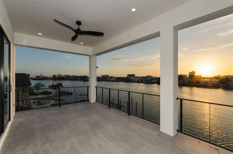 Exterior details and patio area of a home in , Treasure Island (Image 40).