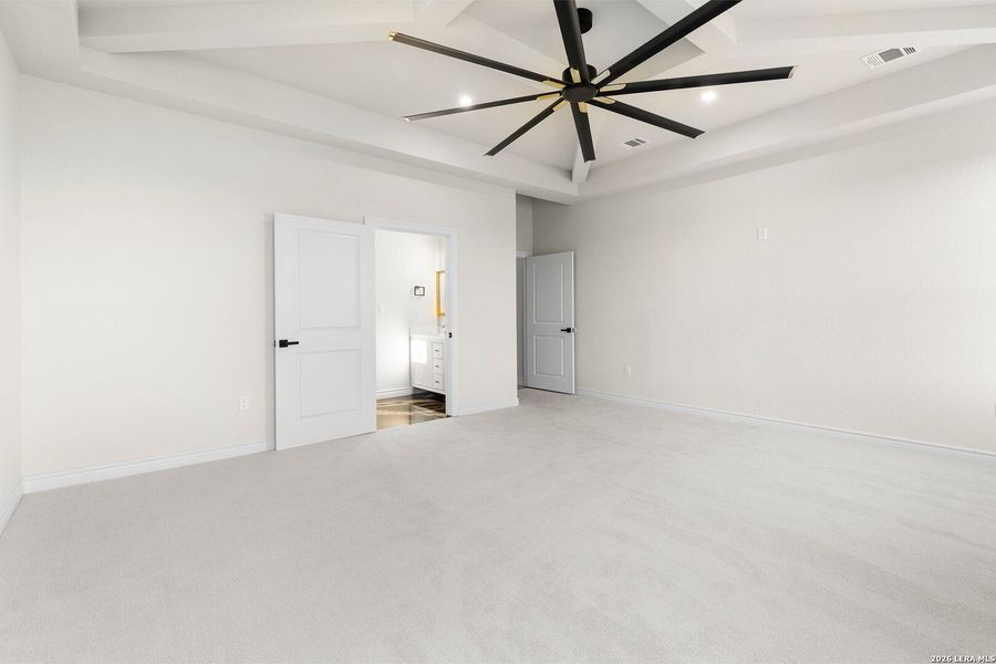 Spacious, unfurnished interior of a new home in , Atascosa (Image 48).