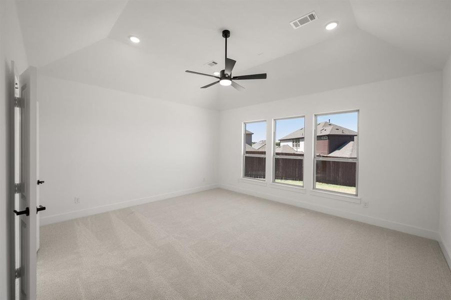 Spacious, unfurnished interior of a new home in Shady Valley Estates, Midlothian (Image 24).