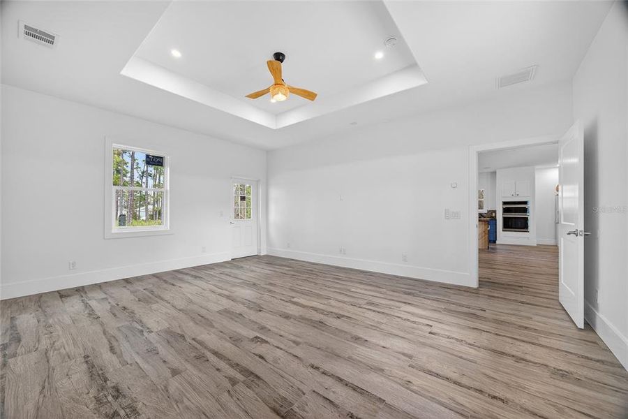 Spacious, unfurnished interior of a new home in , Port Charlotte (Image 21).