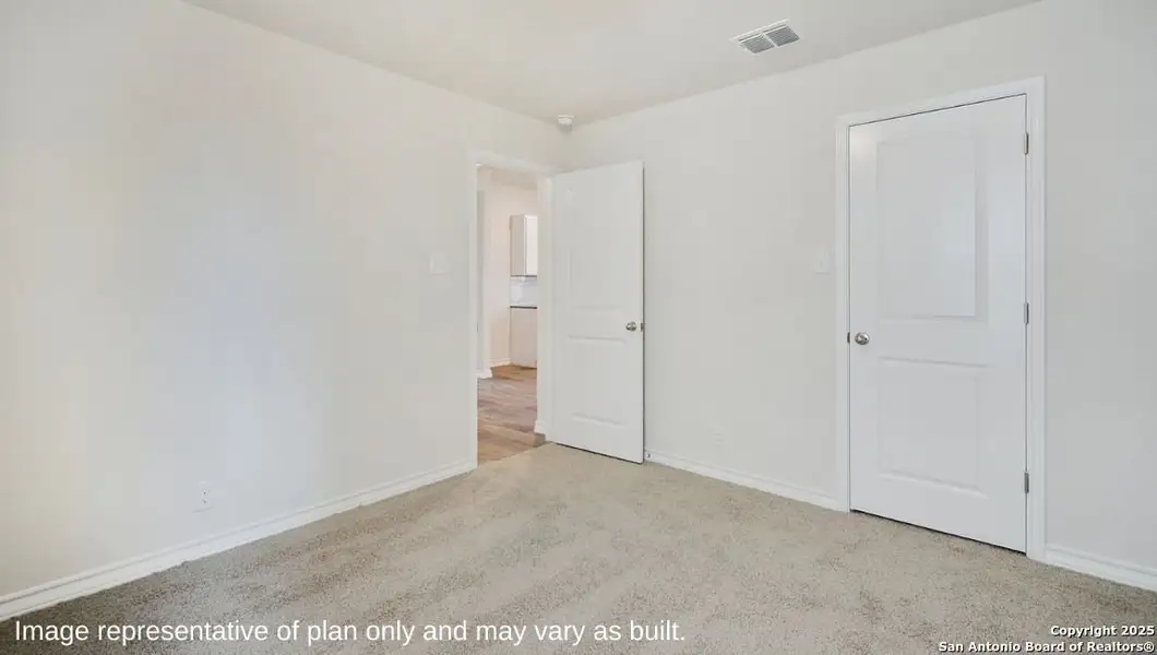 Spacious, unfurnished interior of a new home in Avenida, Converse (Image 17).