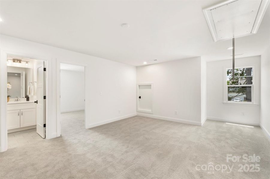 Spacious, unfurnished interior of a new home in Crescent Golf, Salisbury (Image 24).