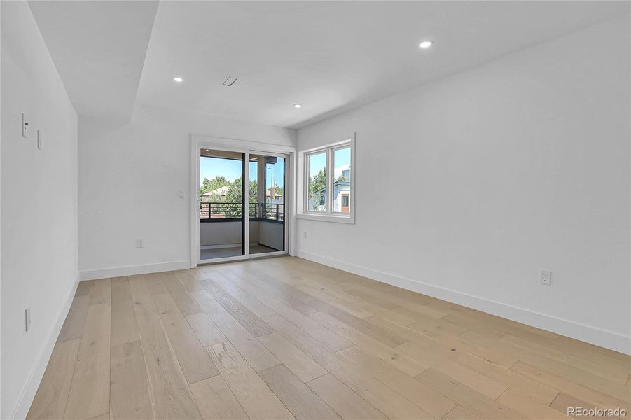 Spacious, unfurnished interior of a new home in , Denver (Image 16).