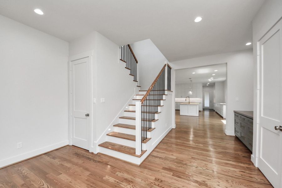 Spacious, unfurnished interior of a new home in , Houston (Image 15).