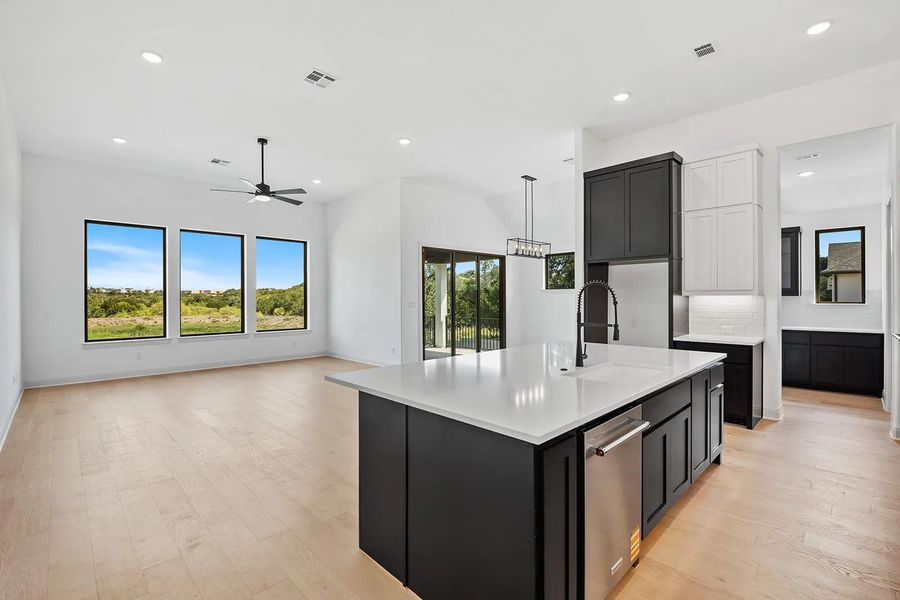 Huntley II C kitchen