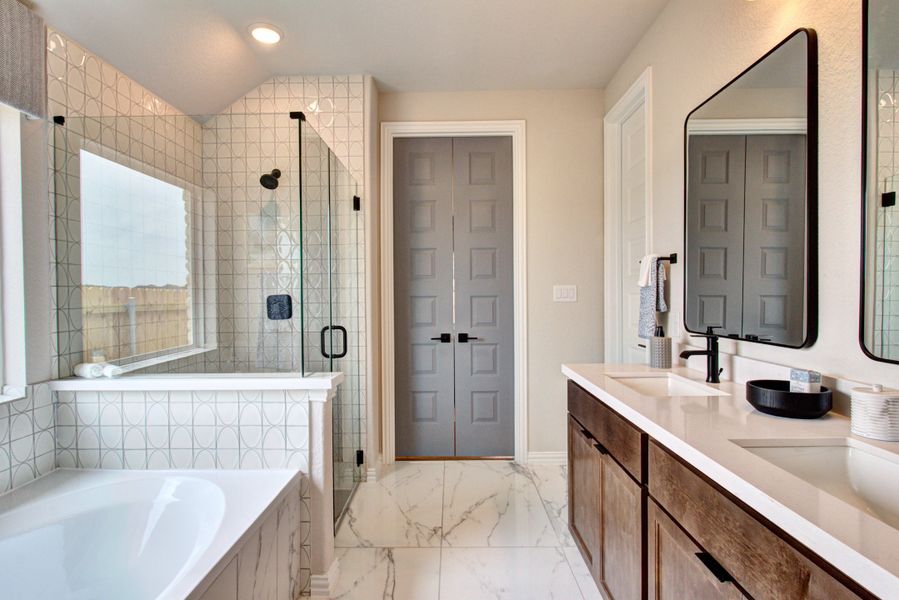 Representative furnished interior of a home built from the Enclave Series - Fiji by DRB Homes in Dauer Ranch, New Braunfels (Image 19).