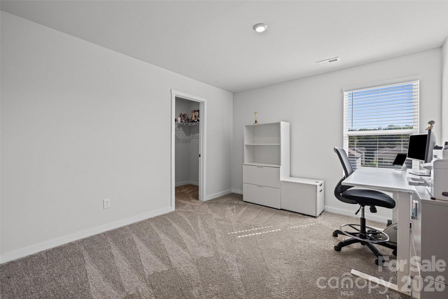 Spacious, unfurnished interior of a new home in , York (Image 23).