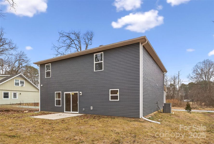 Exterior details and patio area of a home in , Charlotte (Image 4).
