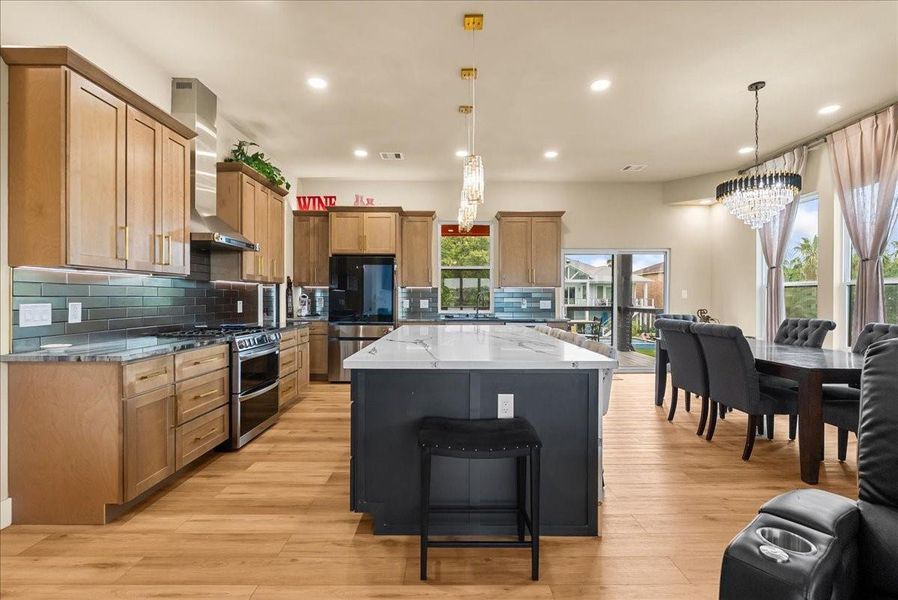 Furnished interior view inside a new home in , Kemah (Image 7).