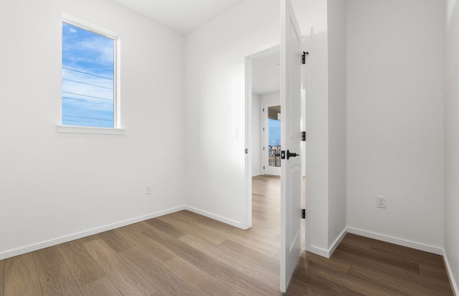 Spacious, unfurnished interior of a new home in Harvest Crossing, Aurora (Image 29). Spacious, unfurnished interior of a new home in Harvest Crossing, Aurora (Image 29).