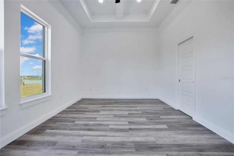 Spacious, unfurnished interior of a new home in , Lake Alfred (Image 26).