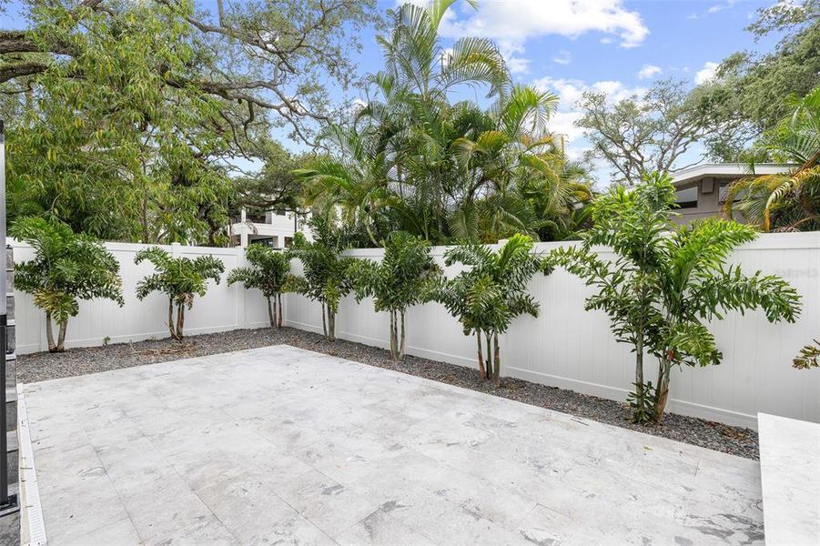 Exterior details and patio area of a home in , Tampa (Image 3).