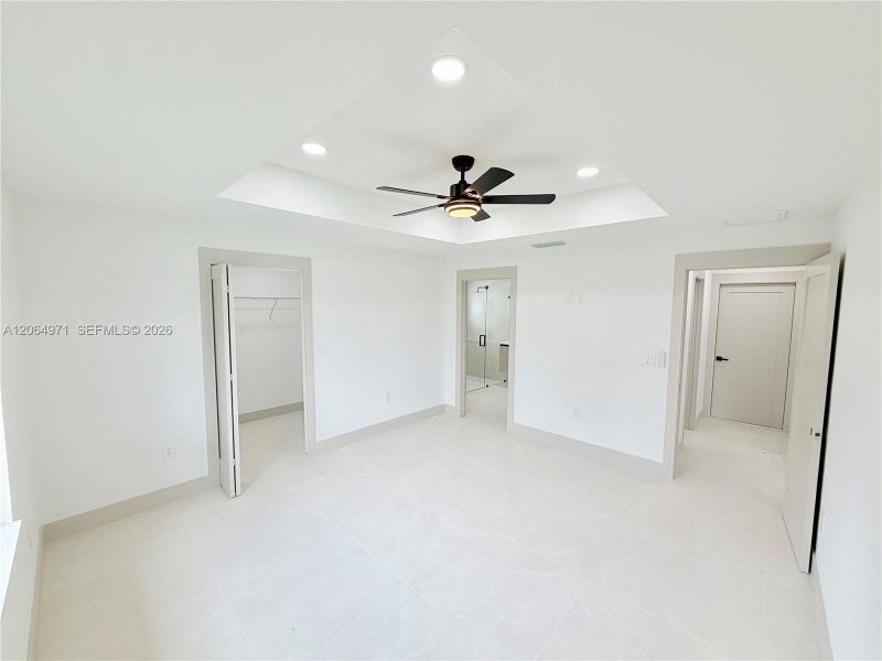 Spacious, unfurnished interior of a new home in , Lehigh Acres (Image 40).