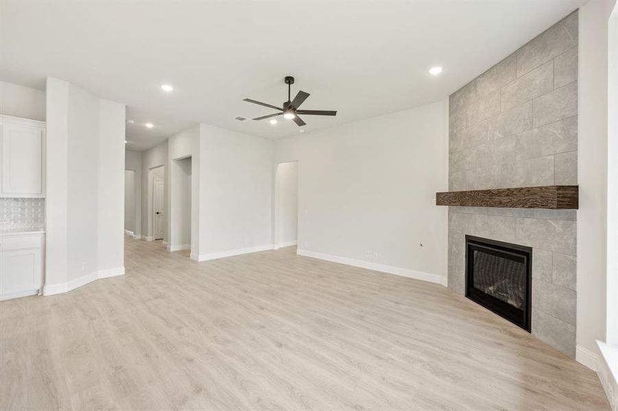 Spacious, unfurnished interior of a new home in Addison Hills, Cedar Hill (Image 22).