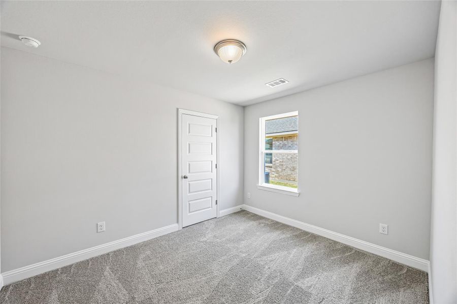 Spacious, unfurnished interior of a new home in Grand Oaks Reserve, Cleveland (Image 10).