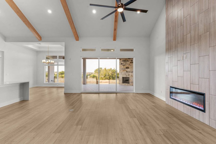 Spacious, unfurnished interior of a new home in Feathergrass, Florence (Image 24).