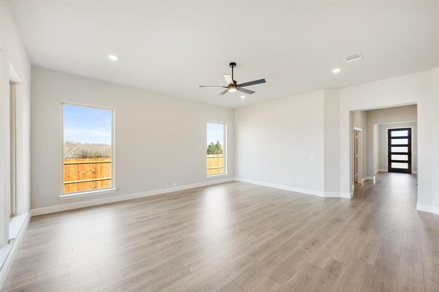 Spacious, unfurnished interior of a new home in Arcadia Trails Classic 60, Balch Springs (Image 16).