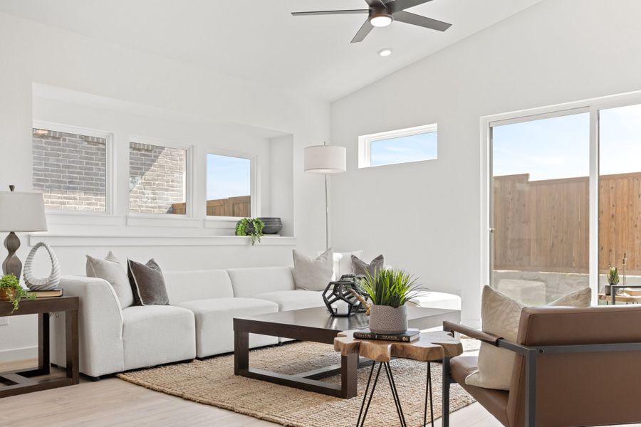 Furnished interior view inside a new home in Willow Grove, Melissa (Image 5).