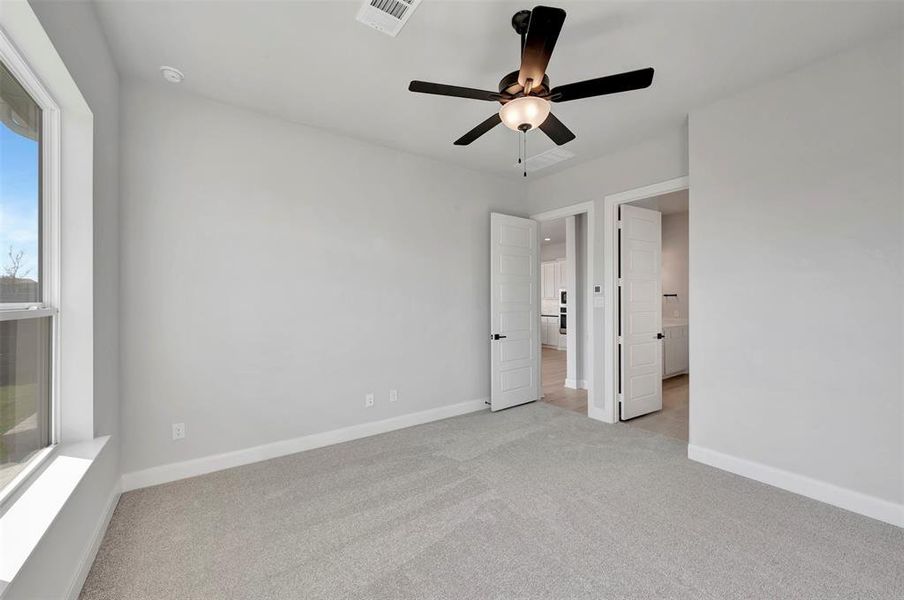 Spacious, unfurnished interior of a new home in Treeline, Justin (Image 26).