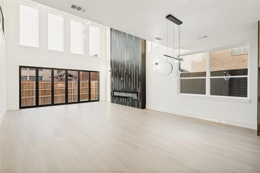 Spacious, unfurnished interior of a new home in , Frisco (Image 17).