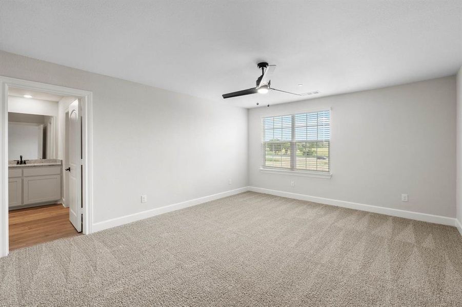 Spacious, unfurnished interior of a new home in Yarbrough Farms, Pilot Point (Image 8). Spacious, unfurnished interior of a new home in Yarbrough Farms, Pilot Point (Image 8).