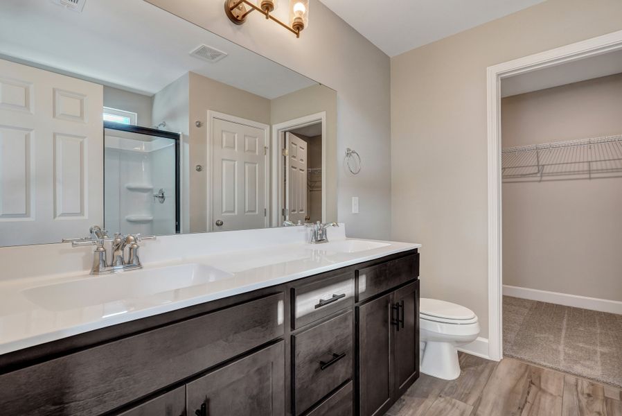 New Haven Townhome B- Owner's Bathroom Suite 243 Haisley Run | Ernest Homes