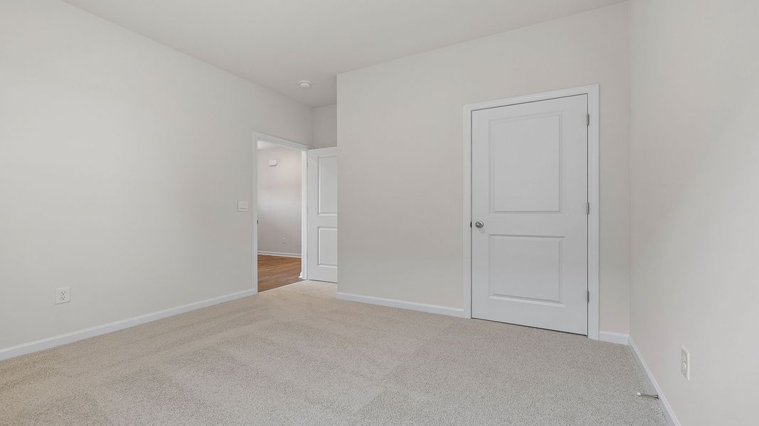 Spacious, unfurnished interior of a new home in Woodglen, Piedmont (Image 18).