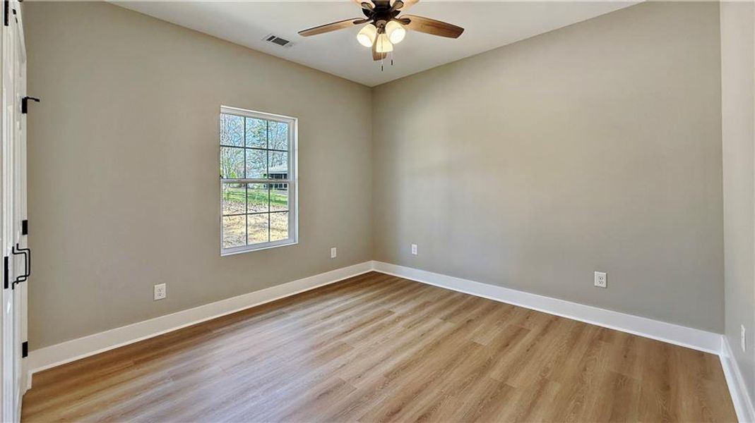 Spacious, unfurnished interior of a new home in , Calhoun (Image 13).