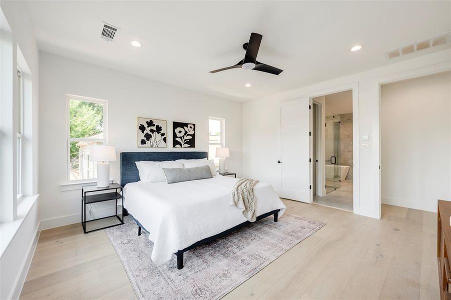 Furnished interior view inside a new home in , Dallas (Image 35).