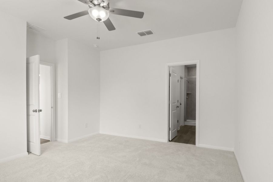Spacious, unfurnished interior of a new home in Trace, San Marcos (Image 43).