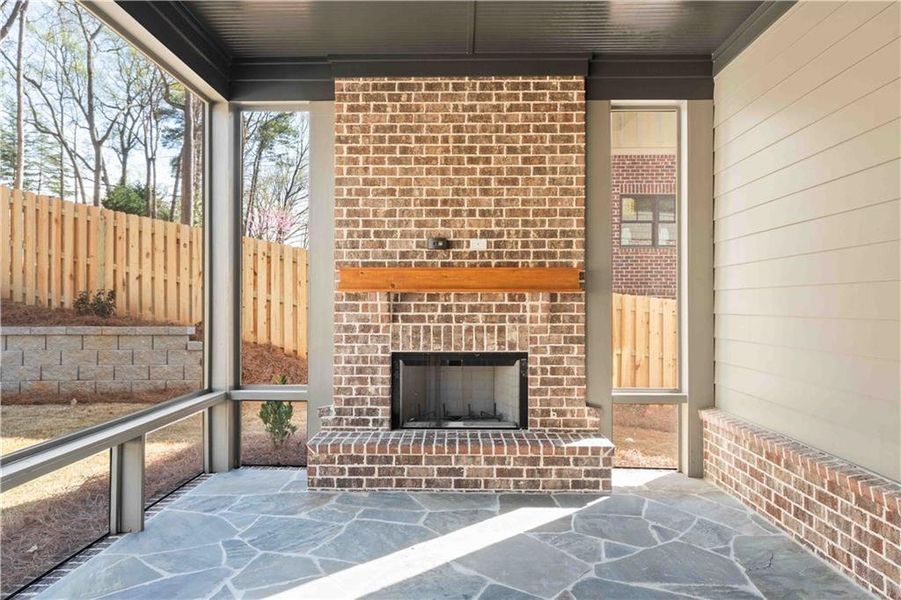 Exterior details and patio area of a home in , Decatur (Image 4).