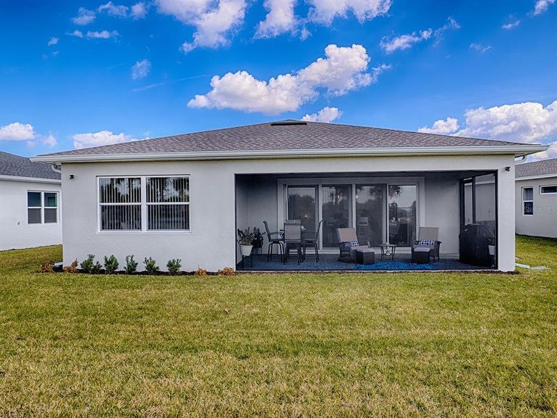 Exterior details and patio area of a home in , Tavares (Image 3).