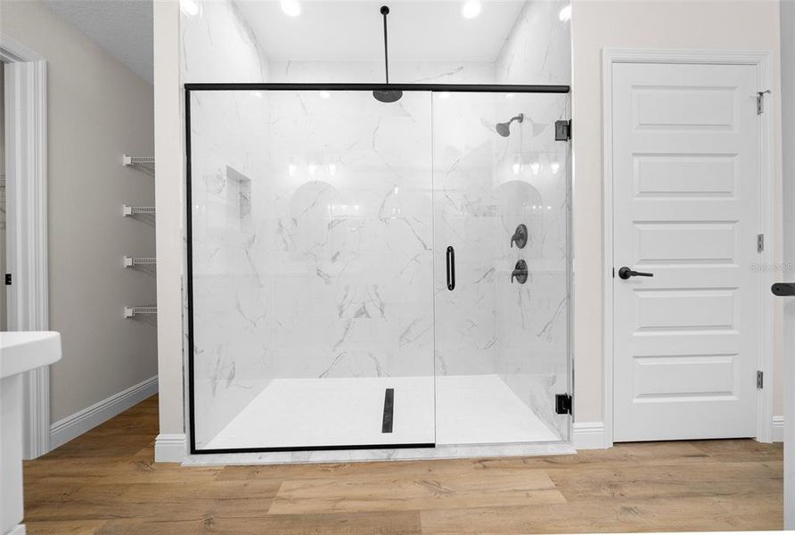 Furnished interior view inside a new home in , Dunnellon (Image 16).