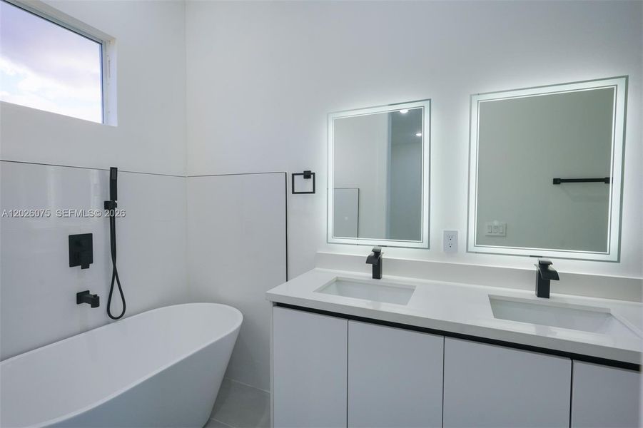 Furnished interior view inside a new home in , Cape Coral (Image 10).