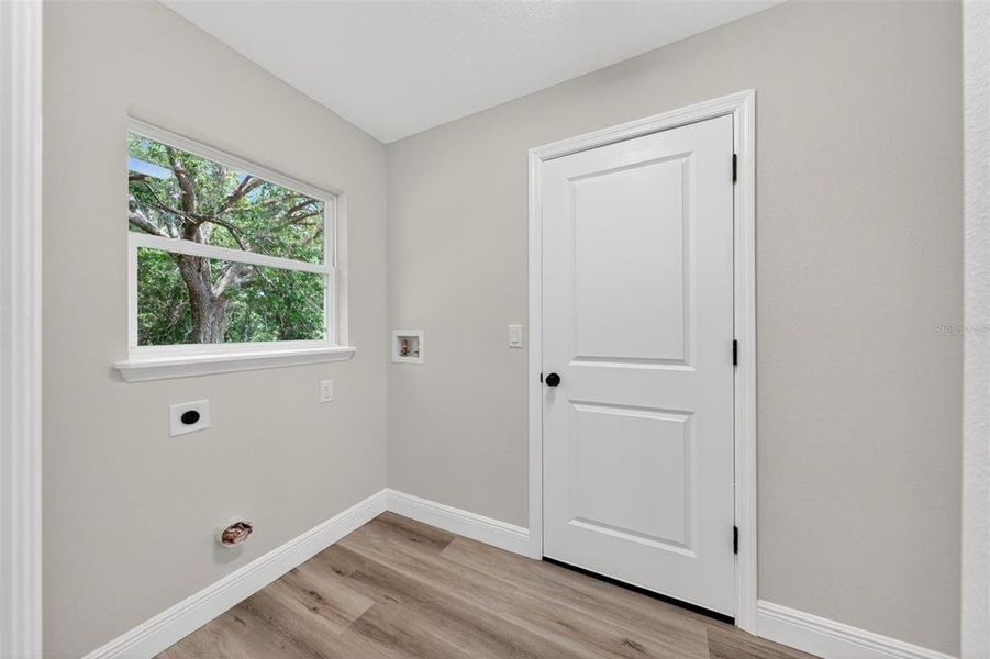 Spacious, unfurnished interior of a new home in , Eustis (Image 40).
