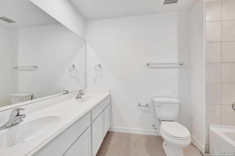 Furnished interior view inside a new home in Mesquite Ridge, San Antonio (Image 7).
